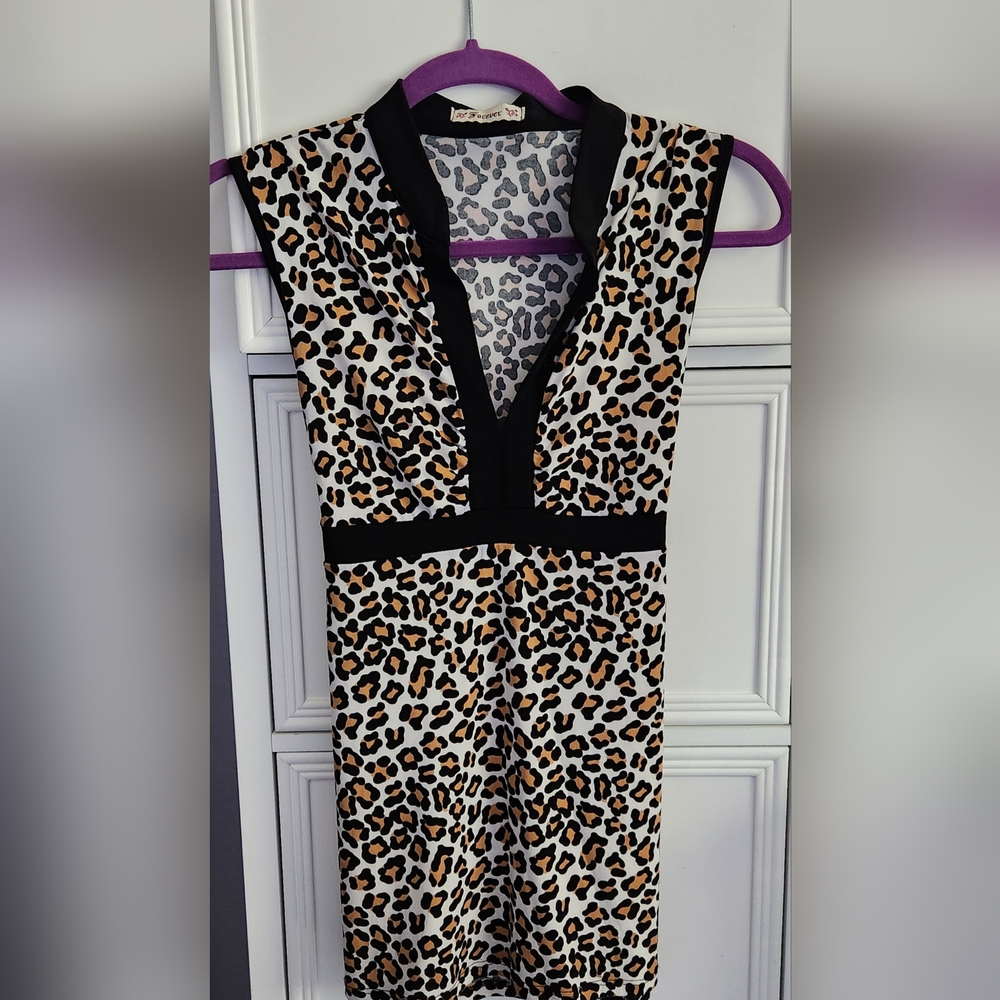 Forever 21 Leopard Top Size S